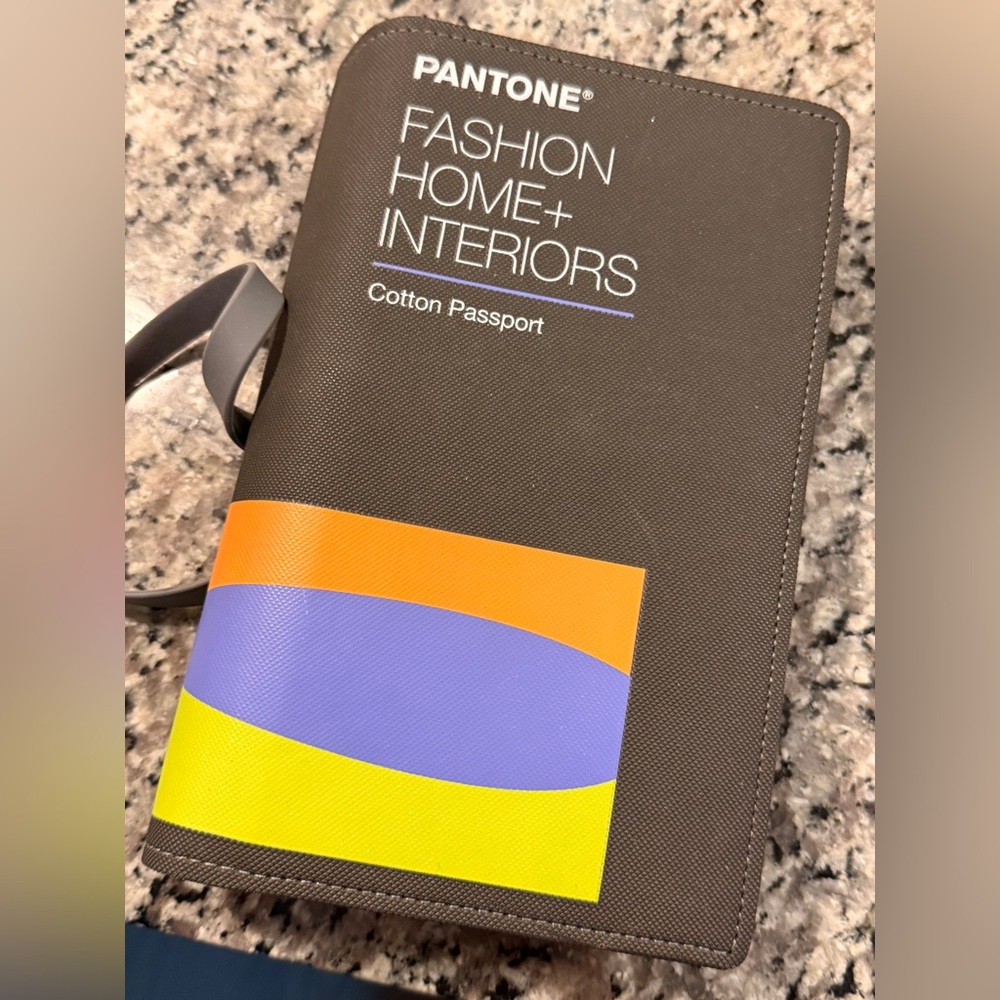 VGUC Pantone Fashion Home+Interiors Cotton Passport - Gray